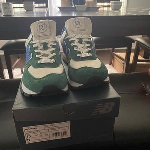New Balance men’s size 10 worn twice excellent condition
